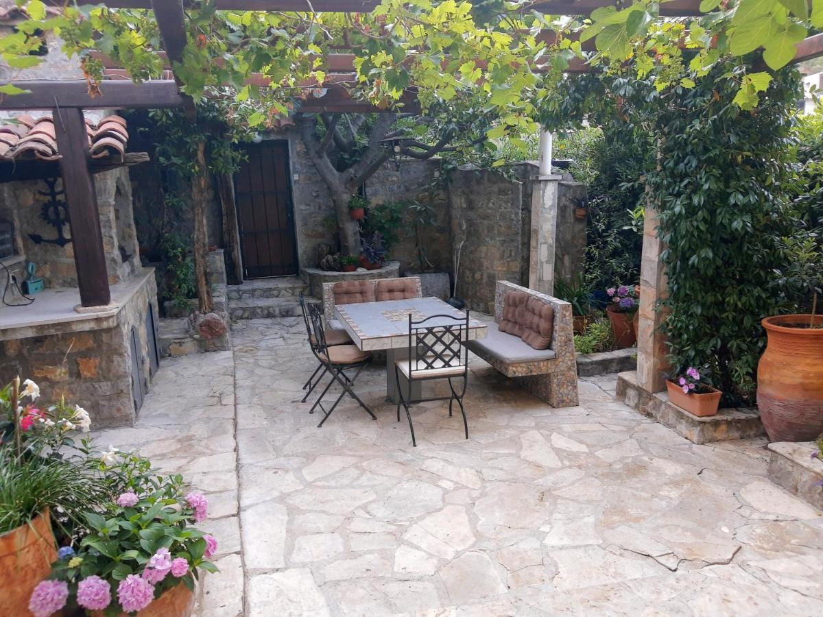 Sea-Side Old Stone Villa With A Private Garden Μπούντβα Εξωτερικό φωτογραφία