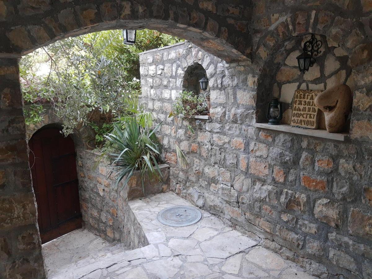 Sea-Side Old Stone Villa With A Private Garden Μπούντβα Εξωτερικό φωτογραφία