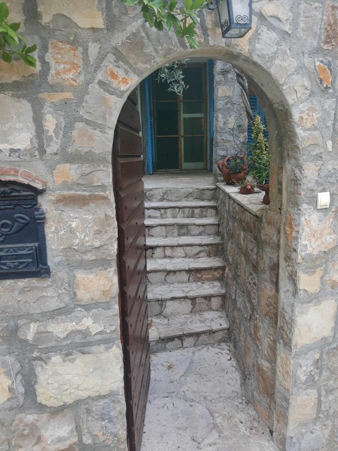 Sea-Side Old Stone Villa With A Private Garden Μπούντβα Εξωτερικό φωτογραφία